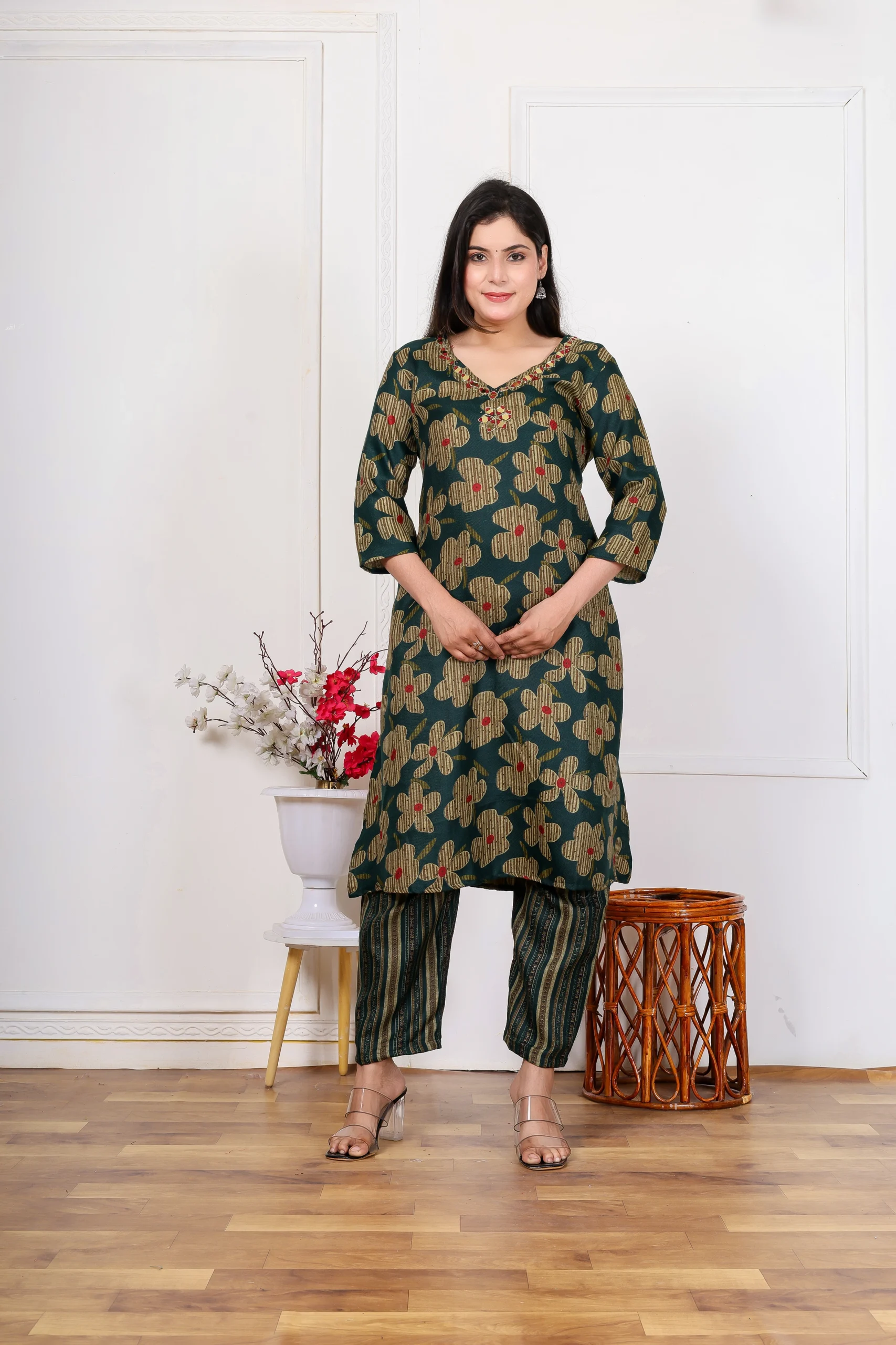 Luxurious Green flowery Kurta - Image 5
