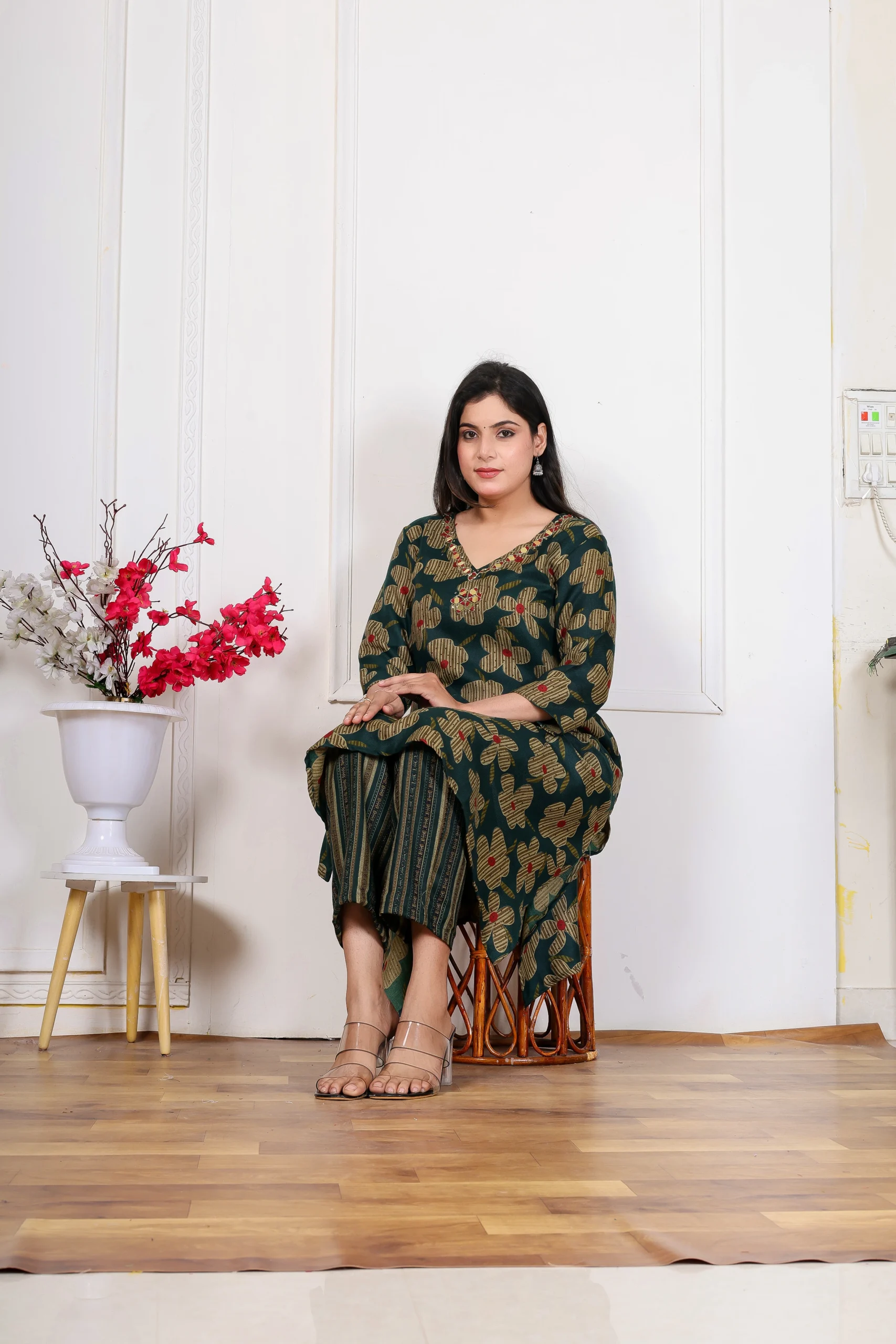 Luxurious Green flowery Kurta - Image 3