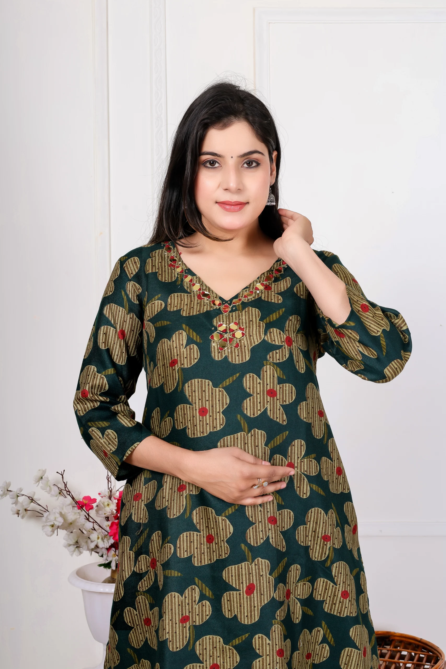 Luxurious Green flowery Kurta - Image 2